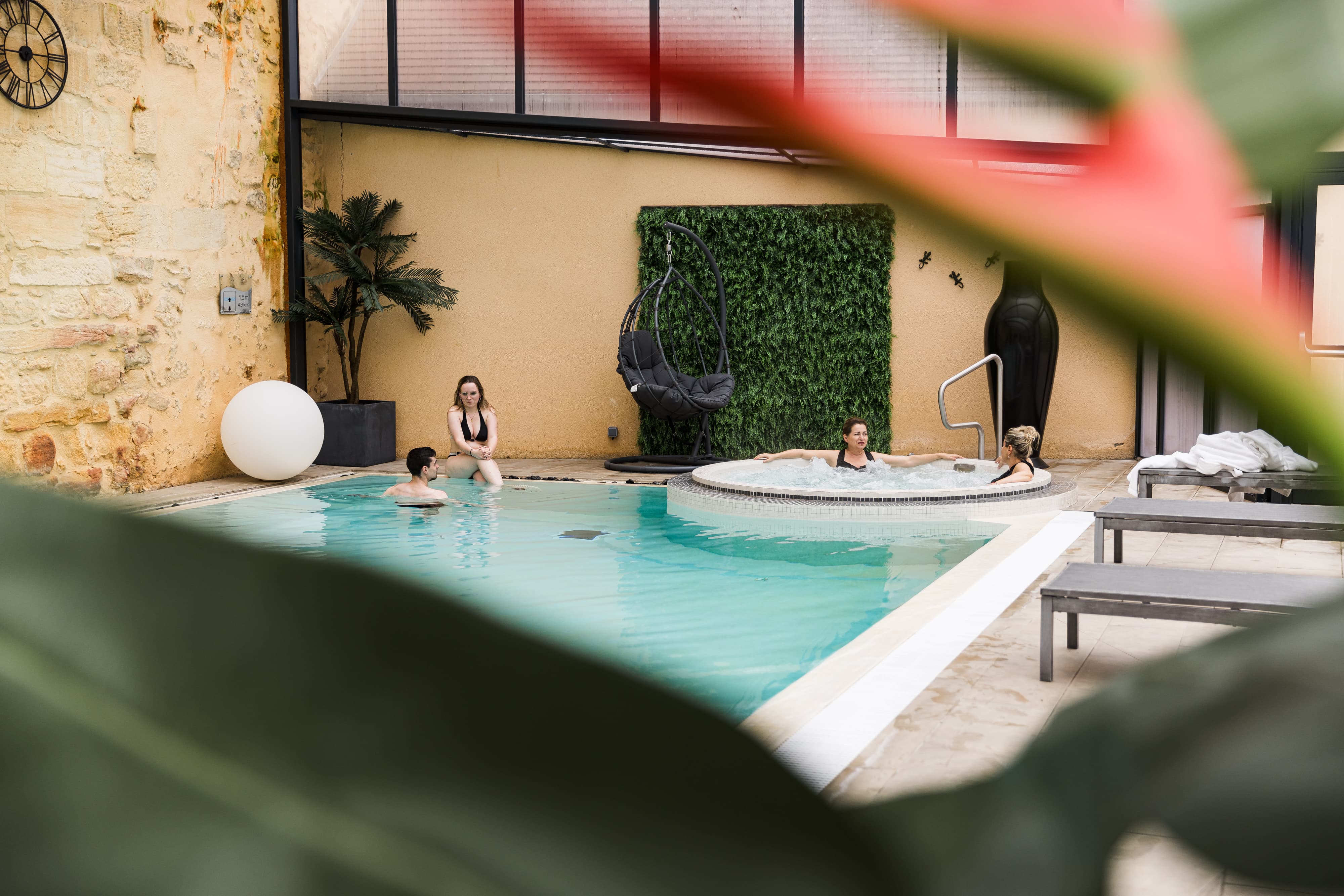 Hôtel Plaza Madeleine-piscine-sarlat-jacuzzi-04